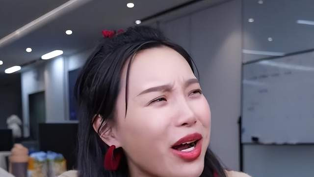 网红小贝与老乔先后正式复出！无惧售假风波，开心带货拍视频