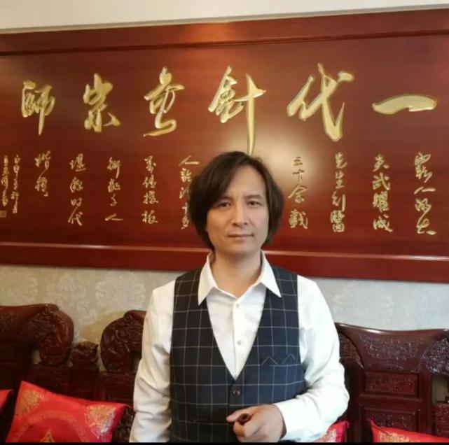 益生菌|民间中医武耀成，用针灸为无数患者解除痛苦，人称“穷人的大夫”