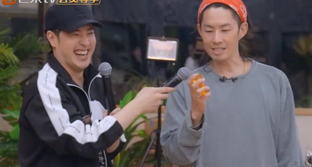 王大陆|王大陆首次承认蔡卓宜女友身份,买三千元玉镯被坑,还笑话吴建豪