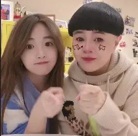 贾云馨|那些不起眼的星二代“整容”般长大！实现“弯道超车”了