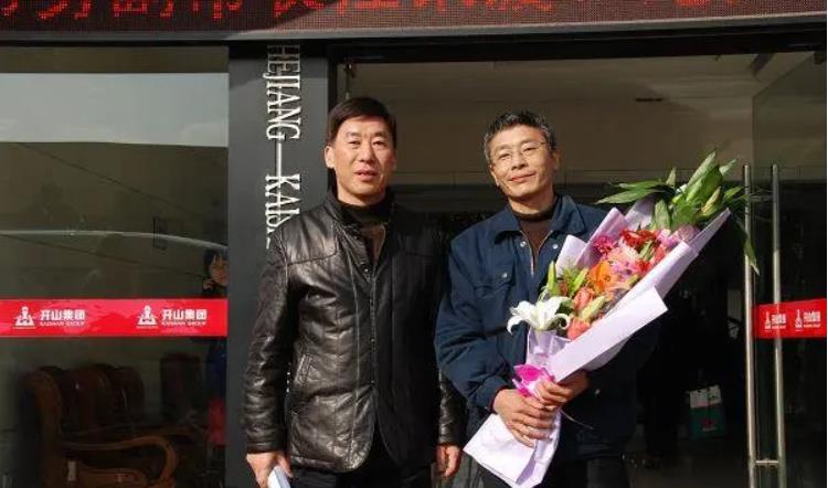浙江书记江汛波贪723万,躲调查把金条藏鸡鸭鱼肚,消费卡埋竹林