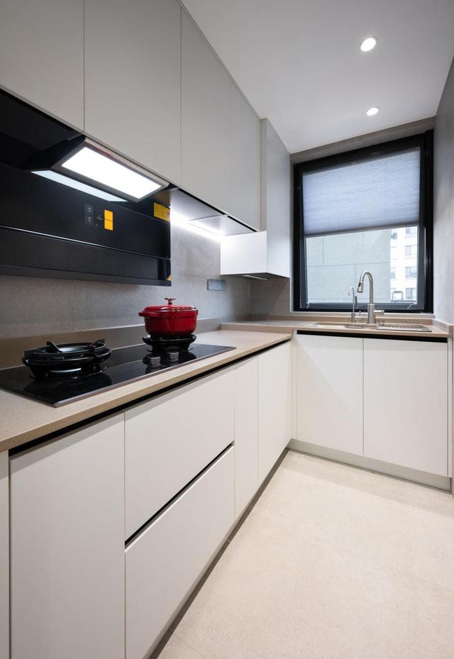 155平三居室，加入更多的色彩，让空间更加新奇独特