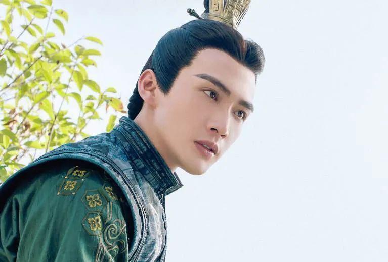 魏大勋|“靠吸旗下艺人血赚钱”！她才是内娱最大女魔头？