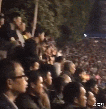 NBA|砸400万，请NBA球星打球！中国最山寨比赛，凭啥火爆小县城？