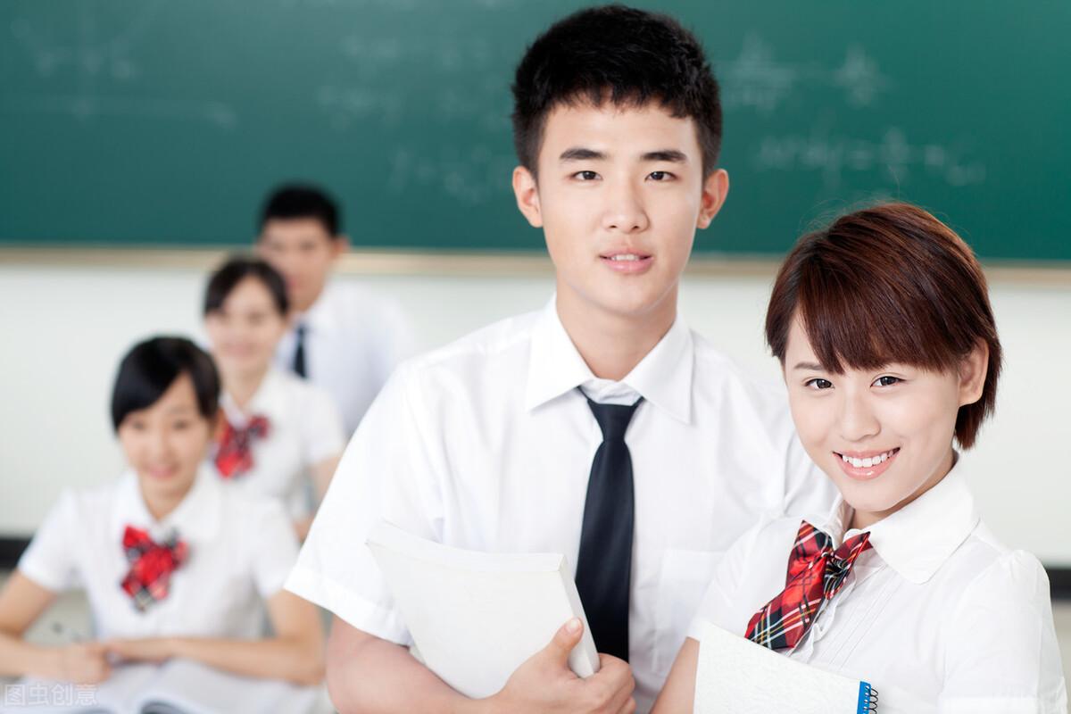 青春期女孩因发育早,被男同学嘲笑叫奶牛,她竟然这样做