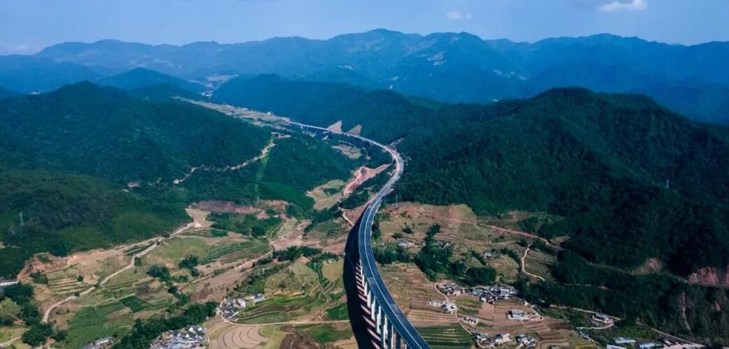 云南|云南改扩建一段国道，长131.1439公里，有助大滇西旅游环线的建设