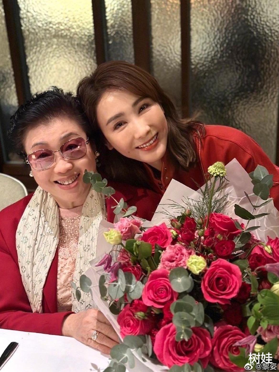 黎姿|黎姿元宵节为母亲庆生,晒父母温馨合照,85岁父亲头发全白很慈祥