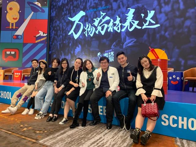 交易|我25岁，带队给大厂员工当老师，月入10万