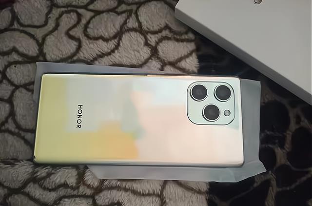 华为荣耀|荣耀内外兼修：外观超越iPhone13Pro，仅1799元！