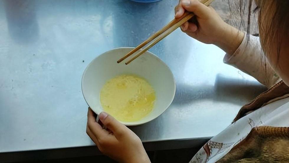 当孩子说“妈妈，我也喜欢这个”，你回答的第一句话很重要