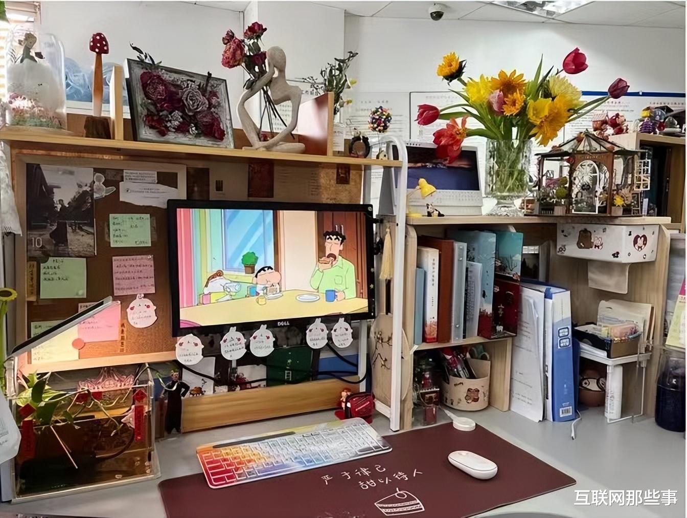 军人|“装修工位”成员达到7.4万,千万社畜在职场完成“退休”