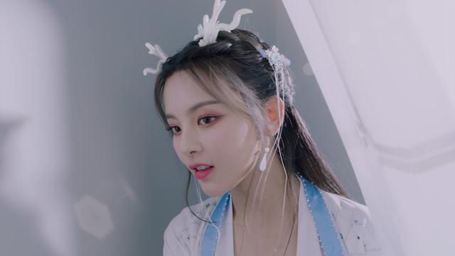 杨超越|为啥杨超越没演技,《浪漫满屋》还是找她演,只因这点别人做不到