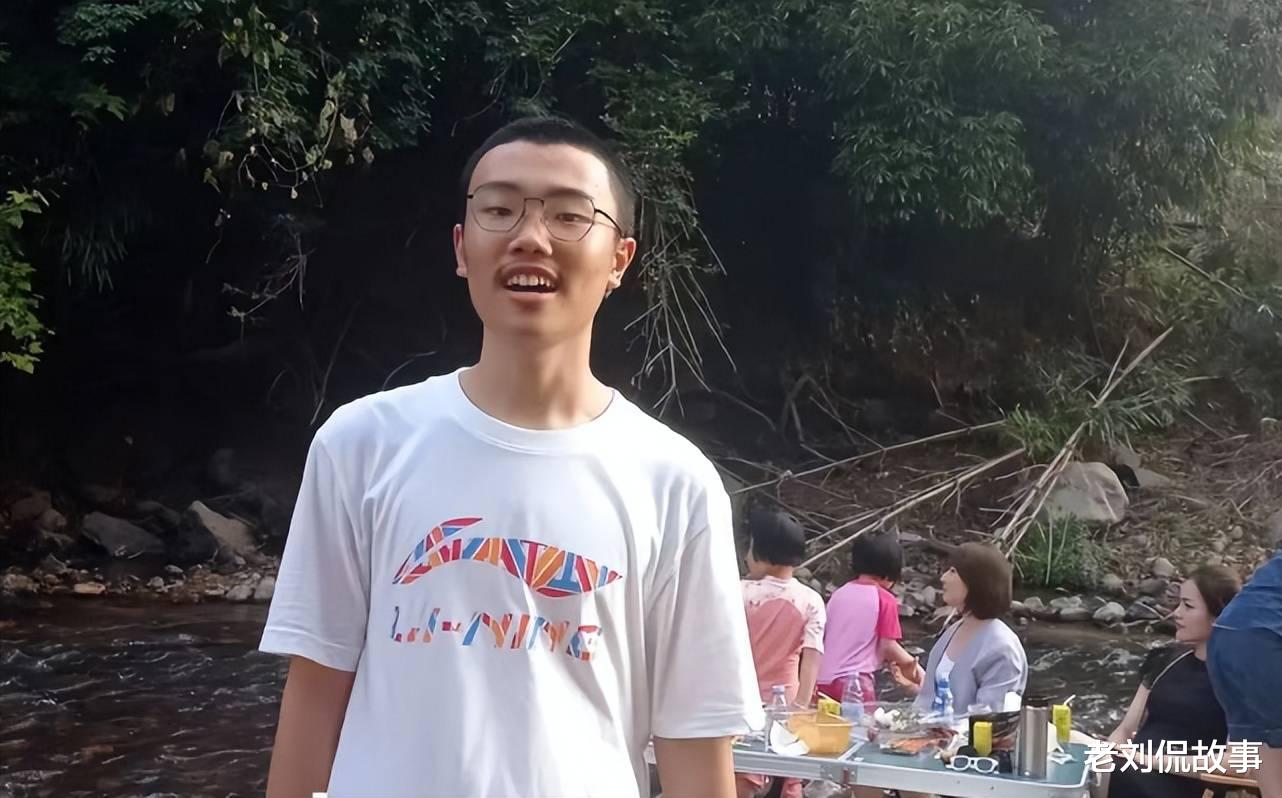 胡鑫宇的舅舅明确表示!绝对不接受所谓的“厌学说”