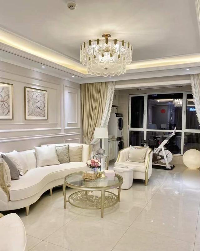 发现一对90后夫妇家的装修，那叫一个高级，拍照给大家看看