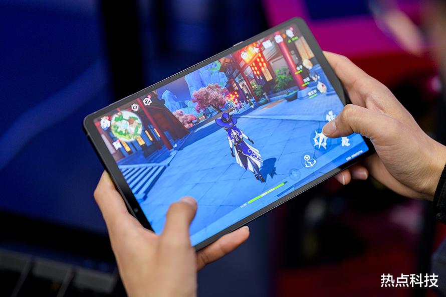 净利润|联想拯救者平板Y700评测:小身材大能量 游戏追剧兼顾