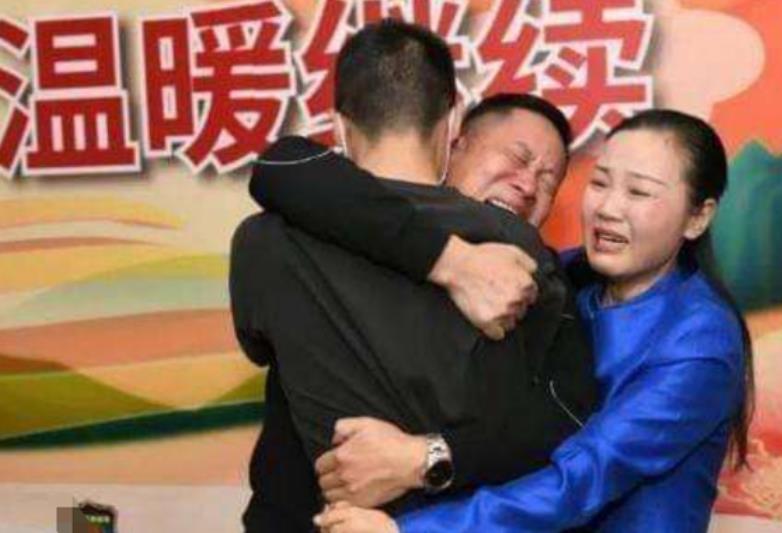 街拍|孙卓被拐三姨受伤深，孙妈妈称三姨一直在自责，离婚后多年未找