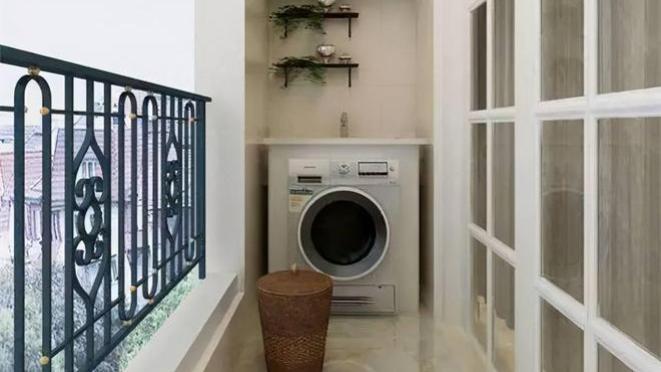 洗衣机别再放阳台上了，聪明人都选择摆放在这，效果好太多！