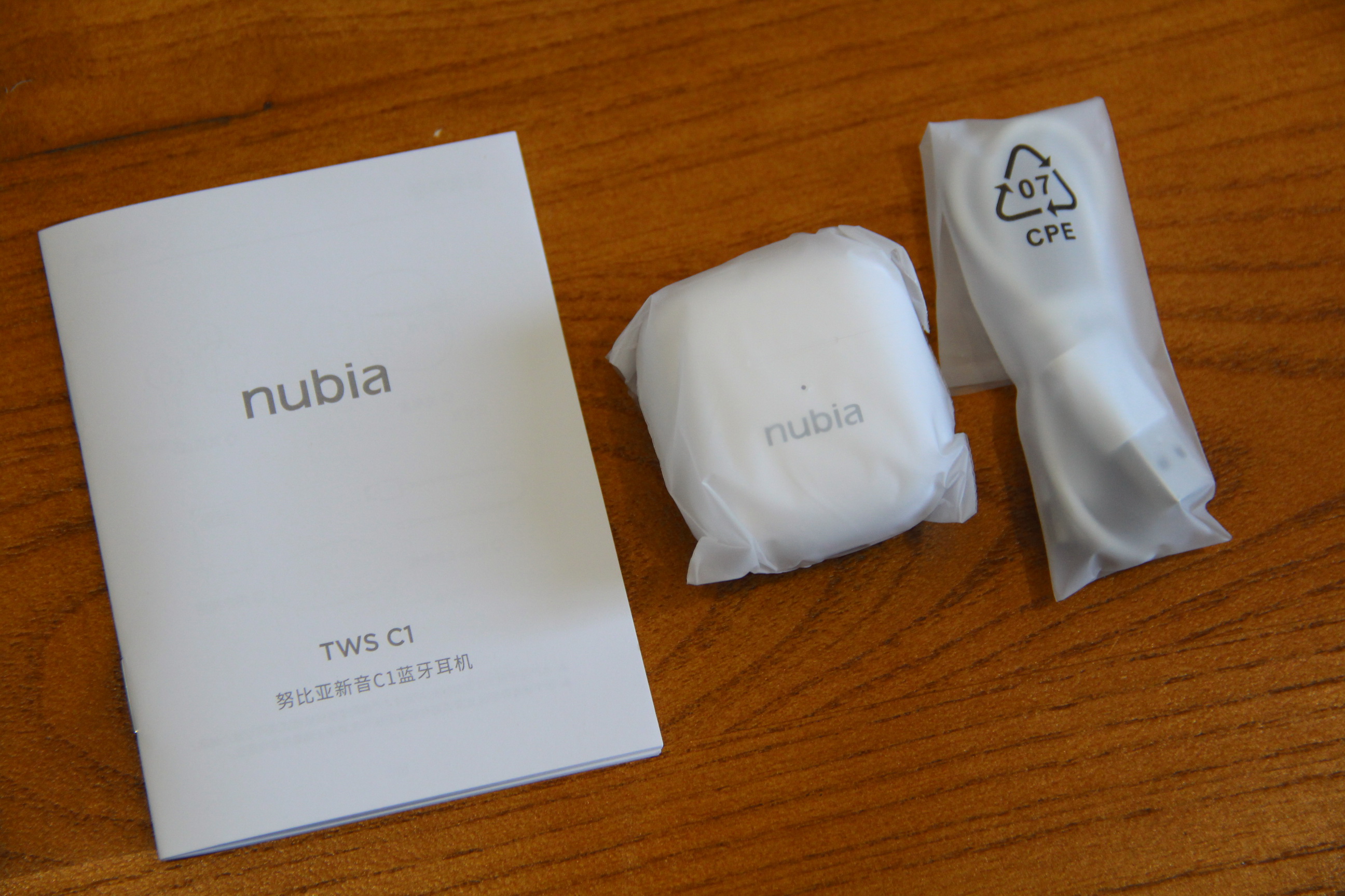 蓝牙耳机|百元TWS蓝牙耳机大乱斗，这五款半入耳式耳机哪家强？