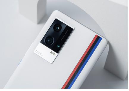 iqoo|买旧不买新，骁龙888 Plus旗舰直降1800元，还有12+256GB存储