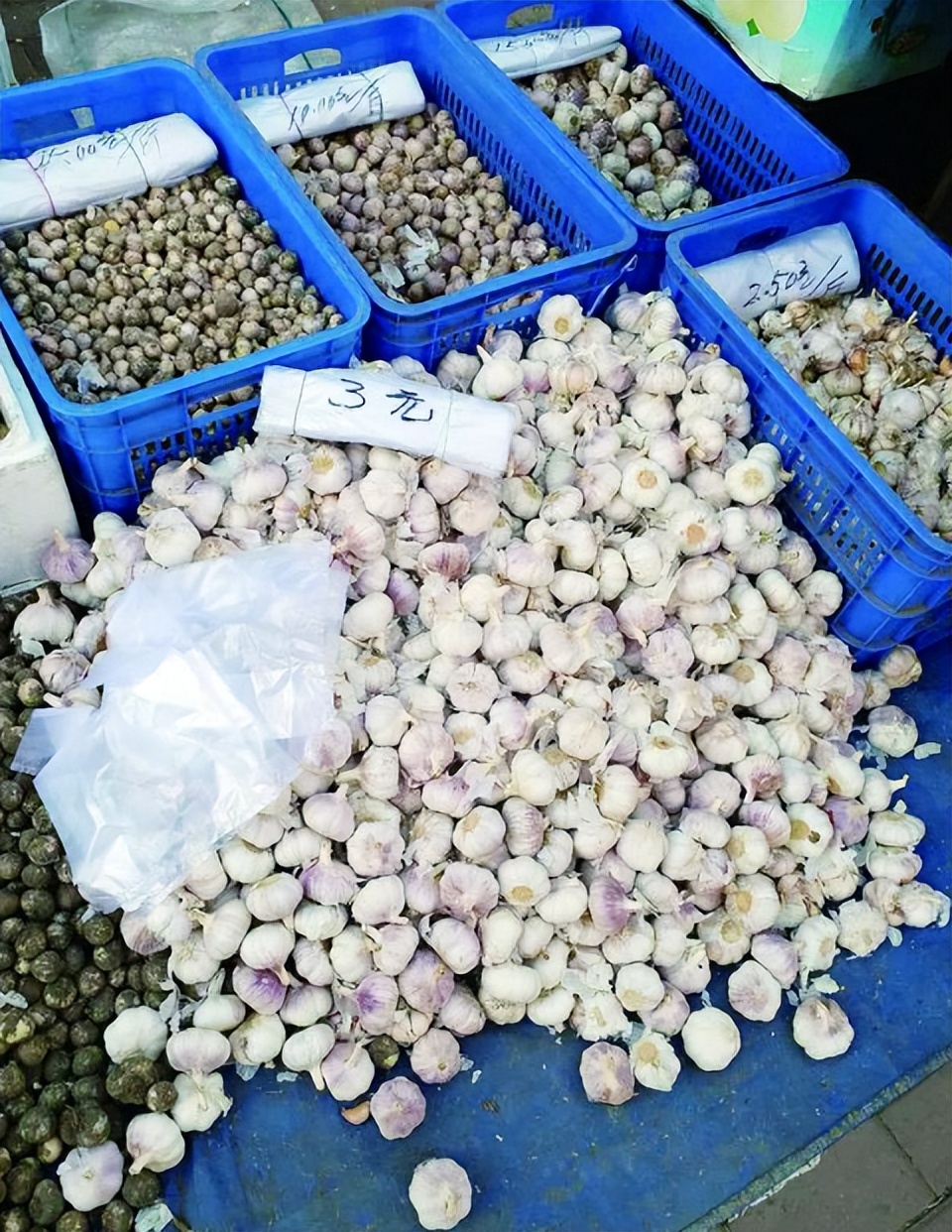 买大蒜,这5种白送都不要,菜贩自己从不吃,看完告诉家里人