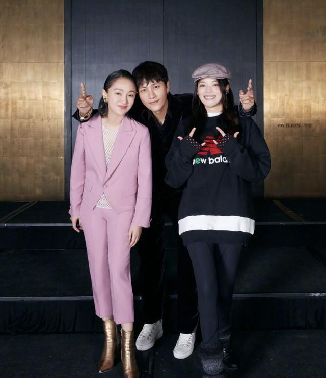 舒淇|陈坤连续第8年晒照为舒淇庆生，46岁舒淇画风可盐可甜，又美又飒