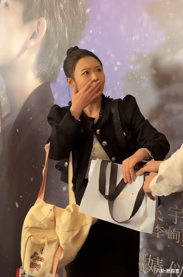 陈飞宇|陈飞宇和痞幼合拍引争议，张婧仪被疑不配合宣传，剧方回应反被骂