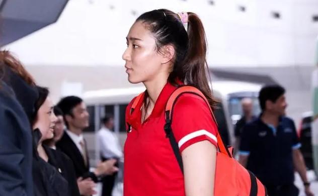 利物浦|女排主攻5进4！李盈莹王云蕗位置稳固，吴梦洁王逸凡金烨争两席