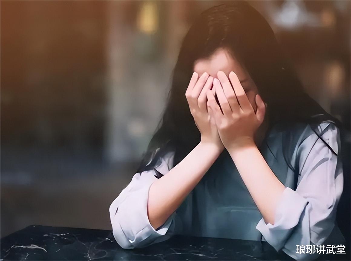 回顾妻子与教练在车内私会,被丈夫抓现行,妻子:能不发朋友圈吗