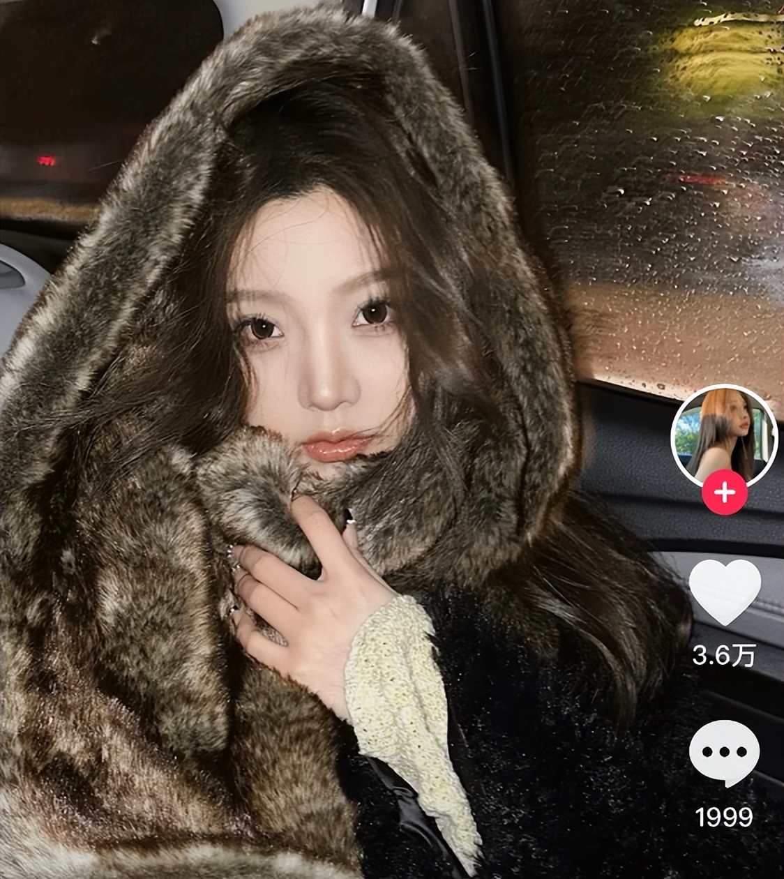 王思聪|35岁王思聪携20岁新女友庆生!放烟花开心比耶,女方笑容很养眼!