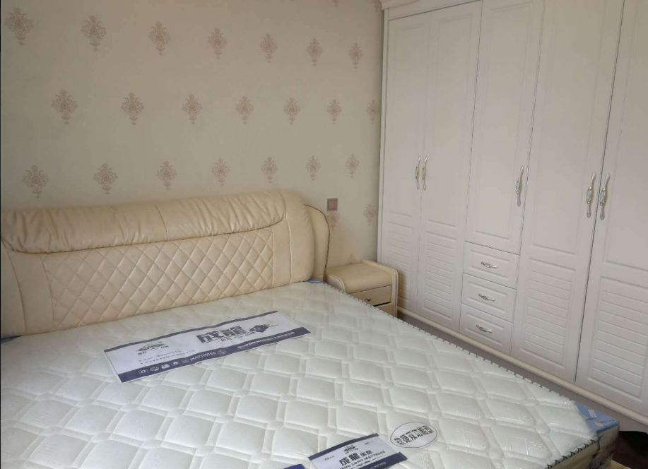 媳妇不听劝硬要买顶楼房子,如今装修好爱上了天台,亲戚夸有眼光