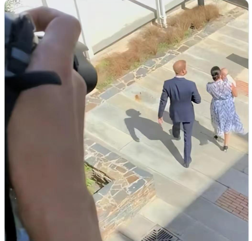 哈里王子|梅根蹭完凯特热度后亮相！一袭小黑裙气场全开，哈里王子却像助理