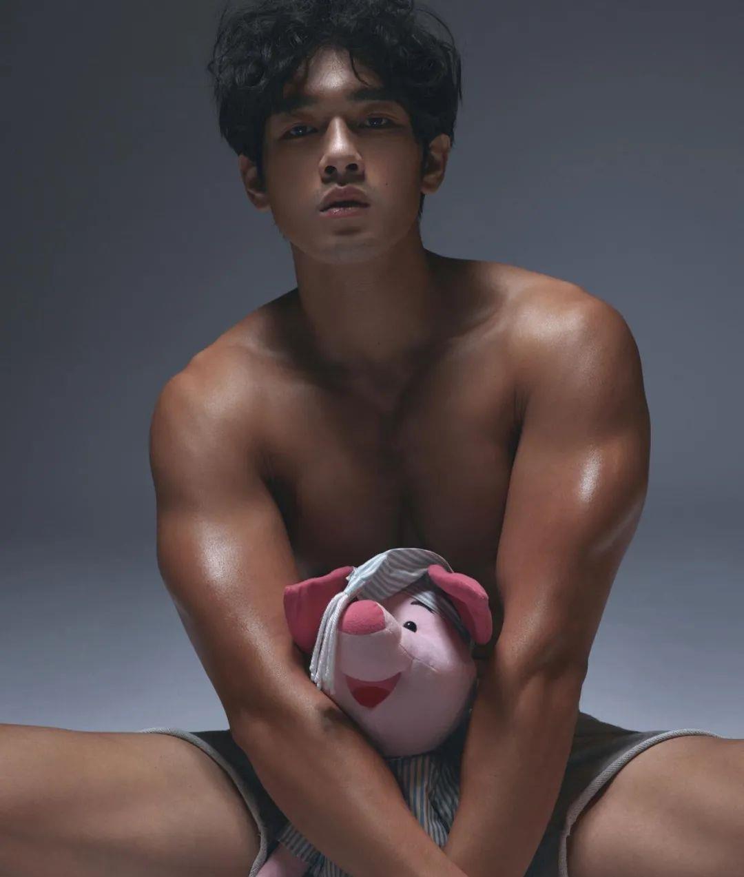 周杰伦|丰田广告男模找到了，他还出现在周杰伦的广告里