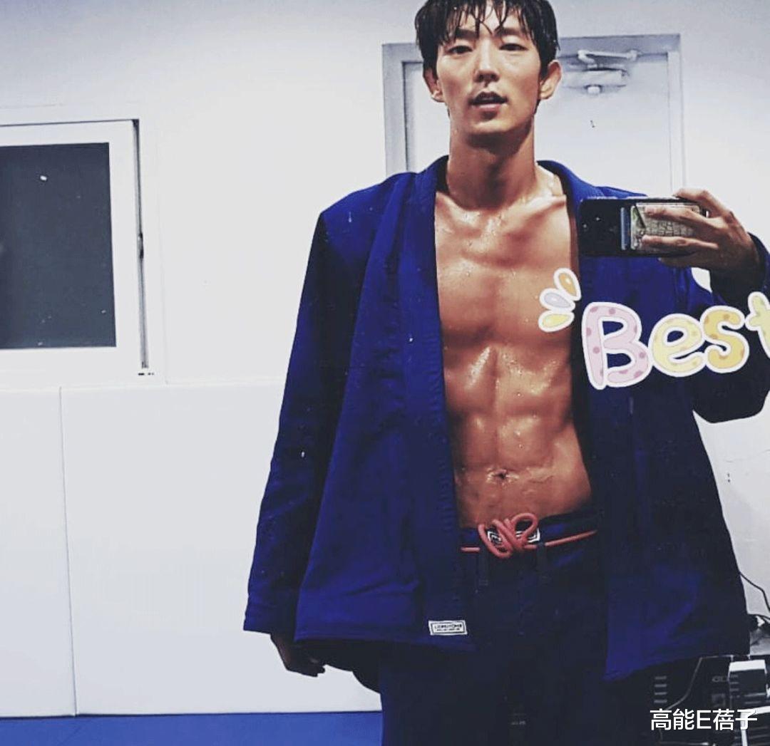 李准基|39岁李准基新剧高中生造型公开，他竟摆脱了“酵母魔咒”？