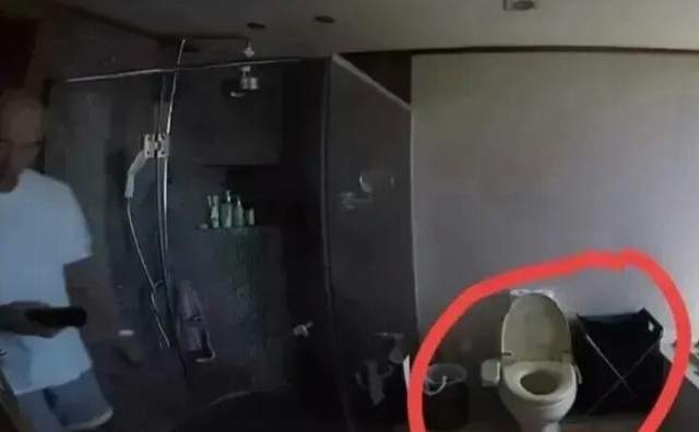 杜新枝|大S新老公具俊晔家中环境曝光，衣物随处乱放，马桶盖布满黄色印记