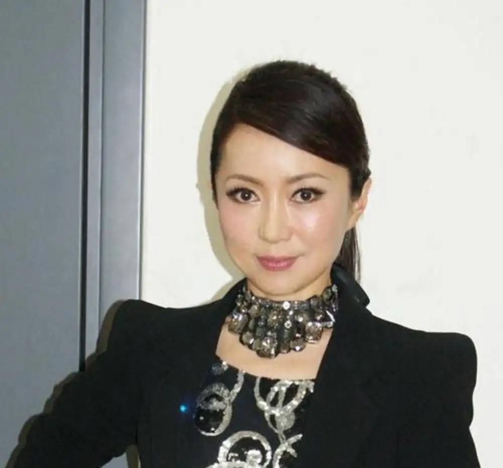 程琳|歌手程琳：感情无疾而终就此单身，不顾反对，收养孤儿与自己为伴