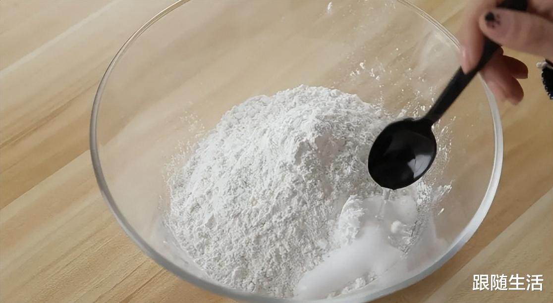 小苏打|小苏打和食用碱有什么区别？好多人一直用错了，看完不要再乱用了