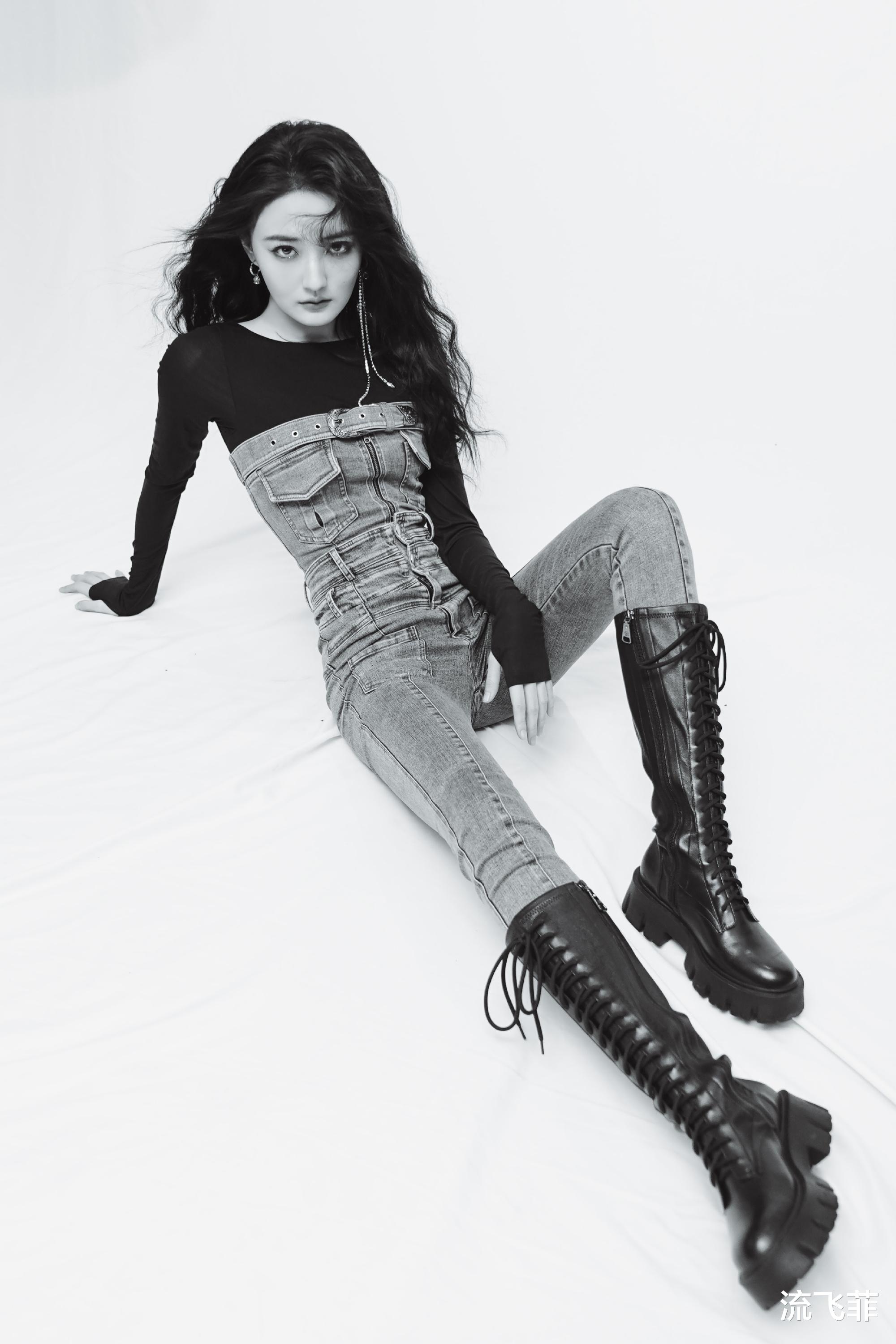 护肤 徐璐穿连体裤感觉整个人都装进裤子里,网友:身材很好不要再穿了