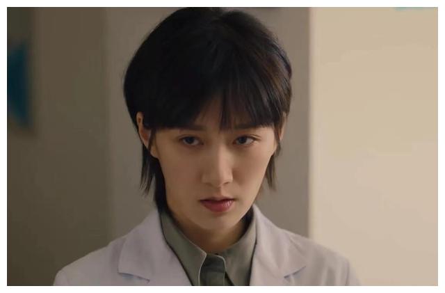 女医生|同样演女医生，把秦岚，杨幂，王晓晨等人放在一起，差距就出来了