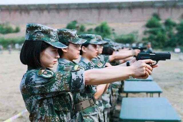 武汉|从天南海北来，到天南地北去：毕业季，他们在光谷找到“下一个位子”