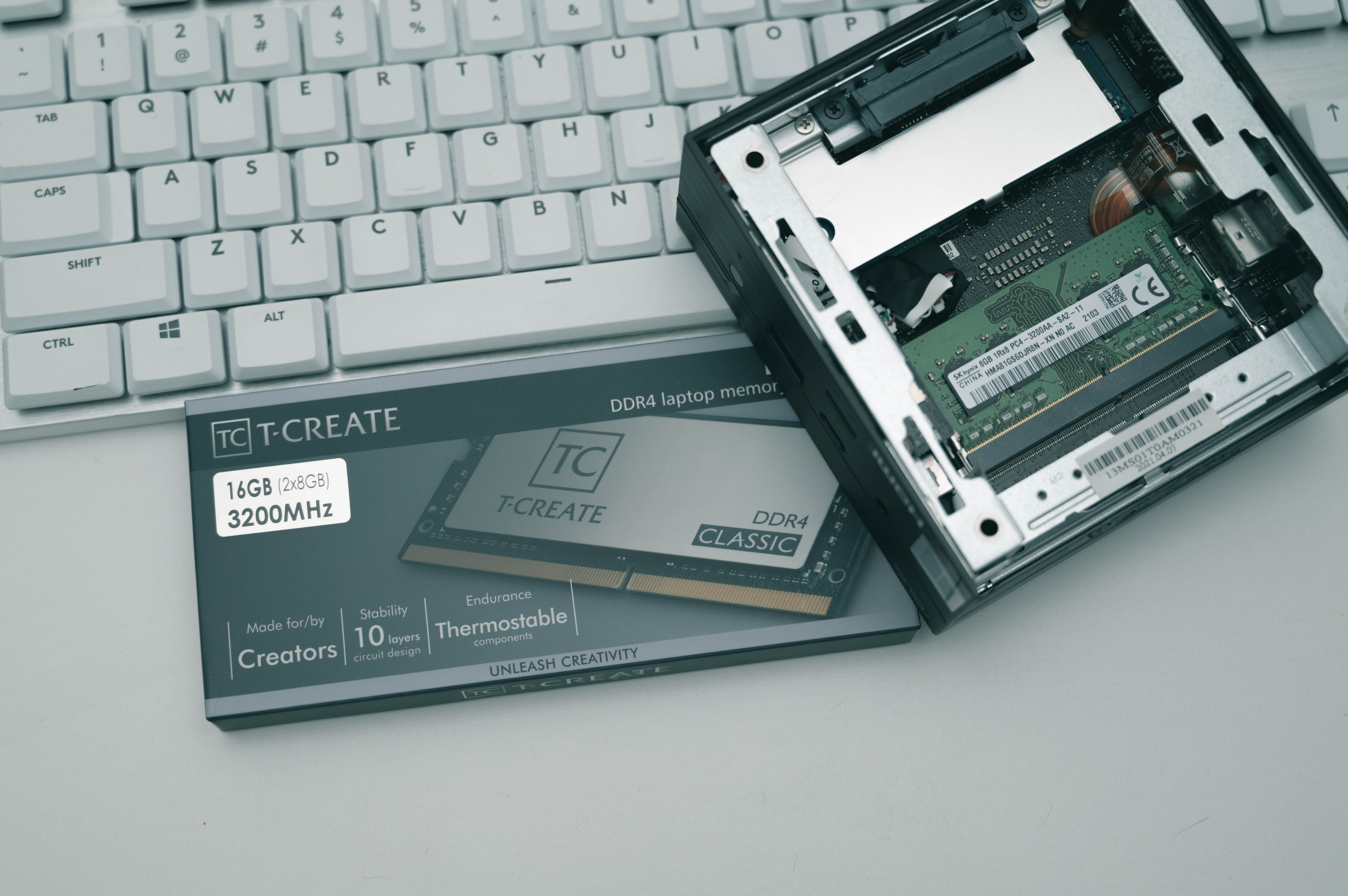 华硕|性能超主流轻薄本,手掌大小的mini主机,华硕PN51给你减负