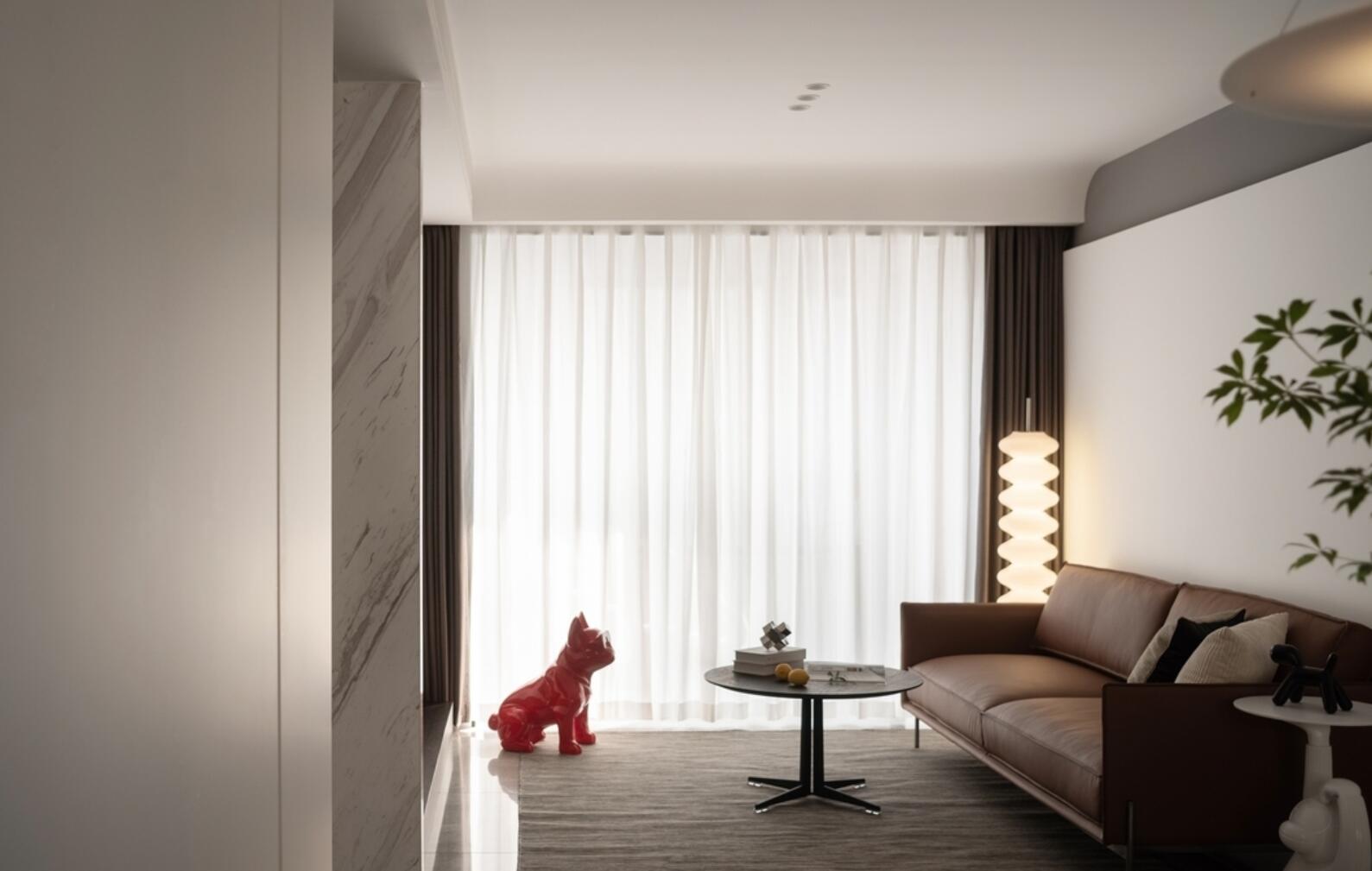 难怪现在装修都不要踢脚线了,看了她家,才知道有多大气干净