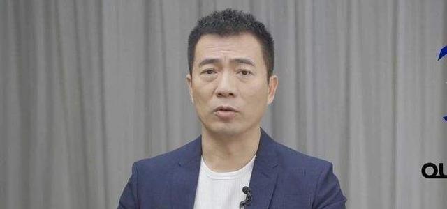 吴曦|再反转！向缩头吴曦道歉？黄健翔公开认错另有深意，球迷：你没错