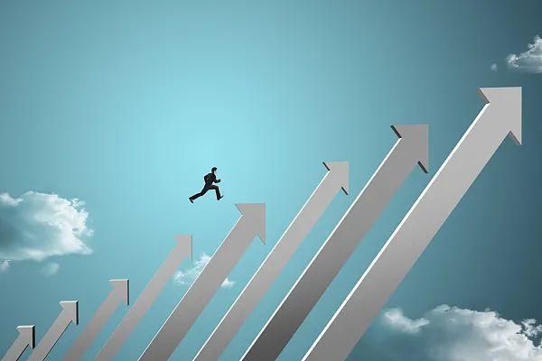 薪水|他比你年轻几岁,职级薪资比你高,如何练成?