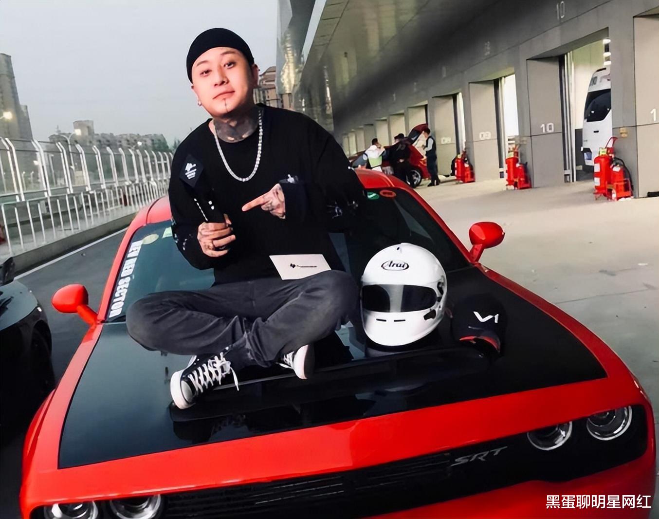 |老方丈公司旗下艺人，嘲讽辛巴“装前辈”，网友：人家本来就厉害