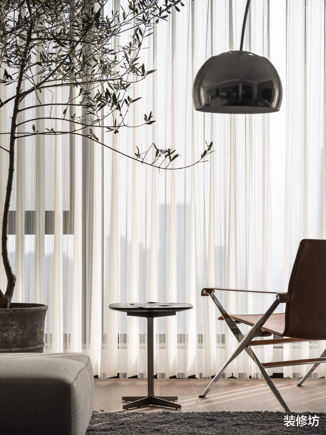 四居变开阔两居室，这样的空间改造，经典而精致