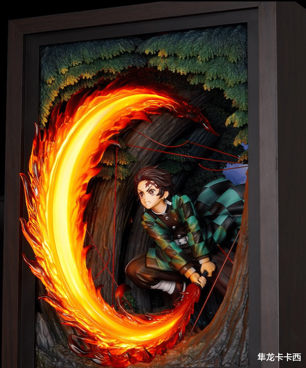 手办|鬼灭之刃:灶门炭治郎火之神神乐圆舞发光手办 没做成机箱可惜了