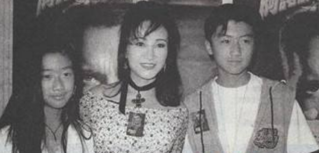 谢婷婷|谢婷婷：风流堪比谢贤，39岁不结婚，未婚生女让谢贤愧疚难当