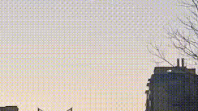 回顾今年4月不明飞行物现身广州?拖着“长尾巴”往下落,很多人都看到