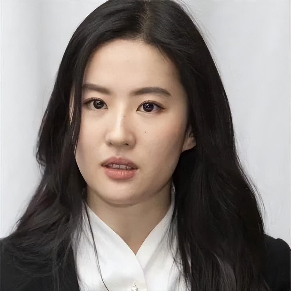 赵丽颖|失去精修后的明星，刘亦菲不仙了，赵丽颖不萌了，鞠婧祎：被骗了