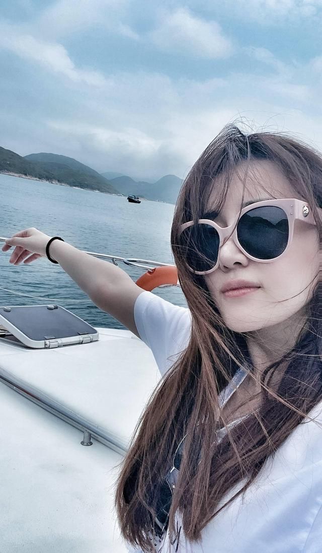 沙宝亮|沙宝亮公开新女友三张亲密照，小16岁女友还是知名艺人